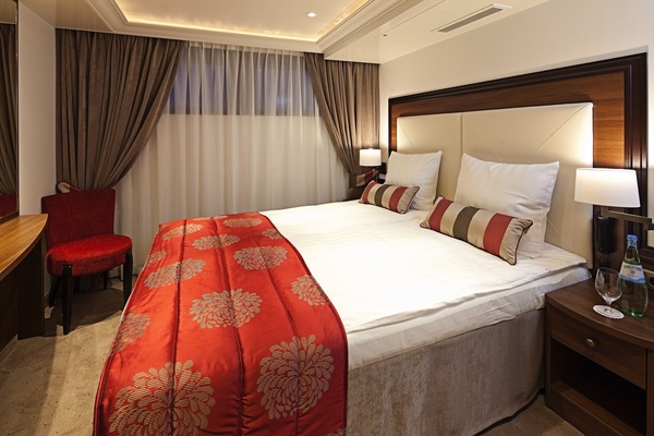 Riviera Travel, MS William Shakespeare, Standard Cabin 3.jpg